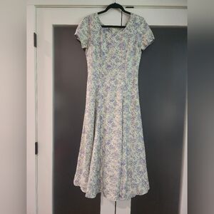 Vtg 90s Laura Ashley 100% Silk Feminine Floral Maxi Dress